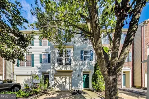 7866 Dogue Indian Cir, Lorton, VA 22079