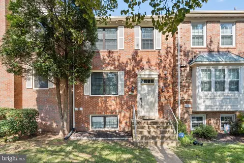 3943 Tallow Tree Pl, Fairfax, VA 22033