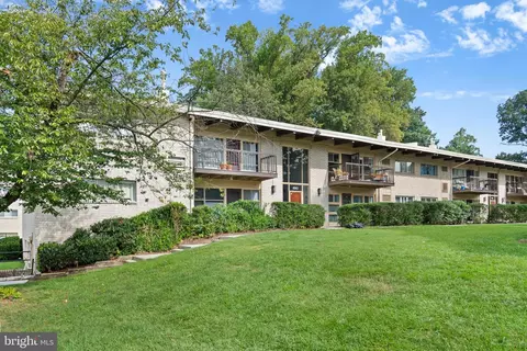 4943 Americana Dr #202, Annandale, VA 22003