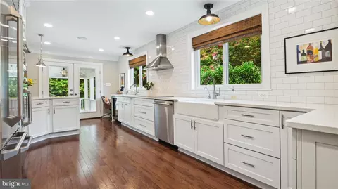 2642 Wild Cherry Pl, Reston, VA 20191 photo 6