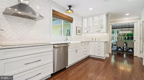 2642 Wild Cherry Pl, Reston, VA 20191 photo 7
