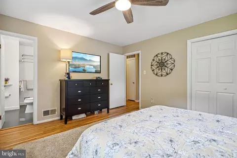 7638 Long Pine Dr, Springfield, VA 22151 photo 16
