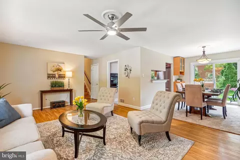 7638 Long Pine Dr, Springfield, VA 22151 photo 9