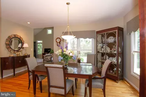2007 Beacon Pl, Reston, VA 20191 photo 15