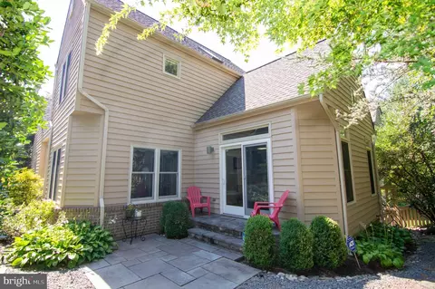2007 Beacon Pl, Reston, VA 20191 photo 4