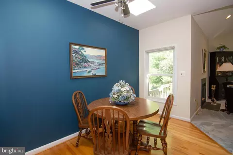 2007 Beacon Pl, Reston, VA 20191 photo 31