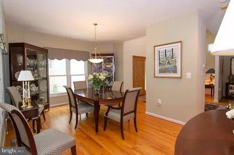 2007 Beacon Pl, Reston, VA 20191 photo 21