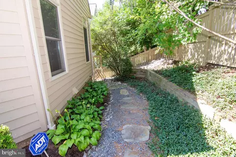 2007 Beacon Pl, Reston, VA 20191 photo 72
