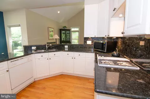 2007 Beacon Pl, Reston, VA 20191 photo 36