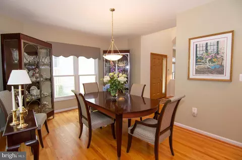 2007 Beacon Pl, Reston, VA 20191 photo 18