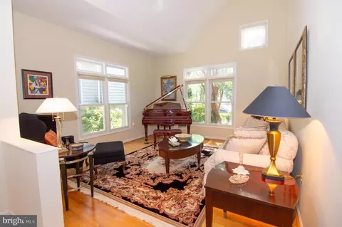2007 Beacon Pl, Reston, VA 20191 photo 11