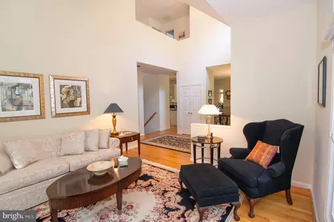 2007 Beacon Pl, Reston, VA 20191 photo 13