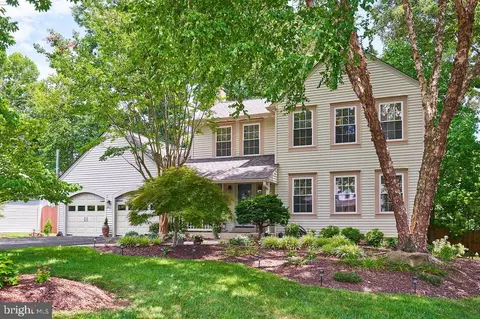 9607 Chapel Hill Dr, Burke, VA 22015