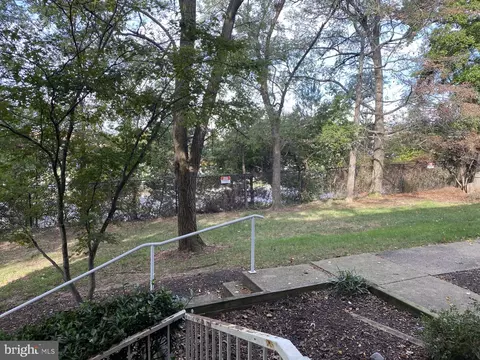 5613 Franconia Rd #204, Alexandria, VA 22310