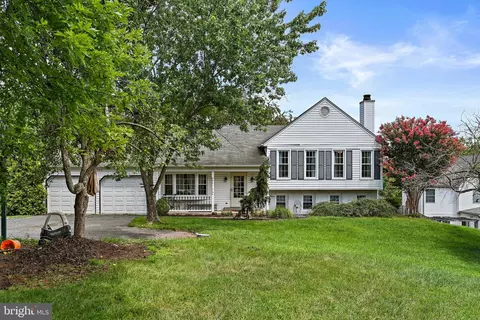 14504 Oak Cluster Dr, Centreville, VA 20120