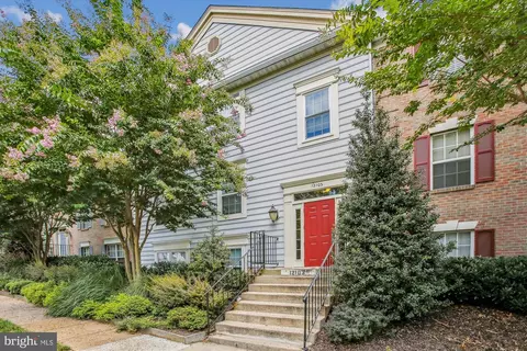 12103 Greenwood Ct #101, Fairfax, VA 22033