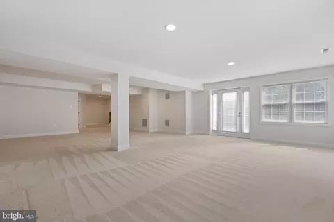 8761 Center Rd, Springfield, VA 22152 photo 46