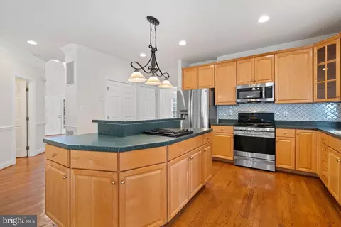 8761 Center Rd, Springfield, VA 22152 photo 13