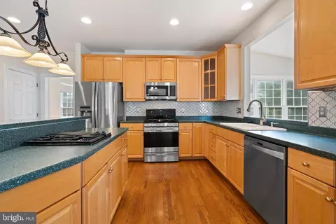 8761 Center Rd, Springfield, VA 22152 photo 12