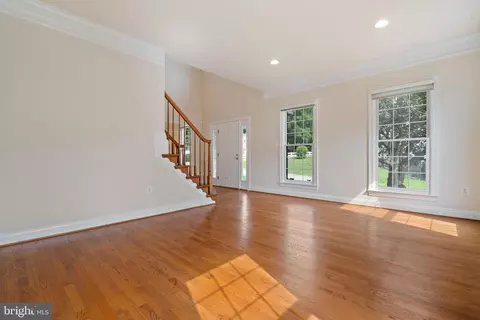 8761 Center Rd, Springfield, VA 22152 photo 9