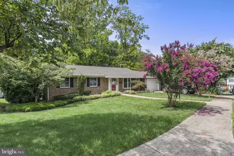 500 Colony Ct NW, Vienna, VA 22180