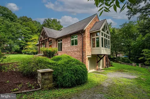 6044 Ramshorn Pl, Mclean, VA 22101 photo 4