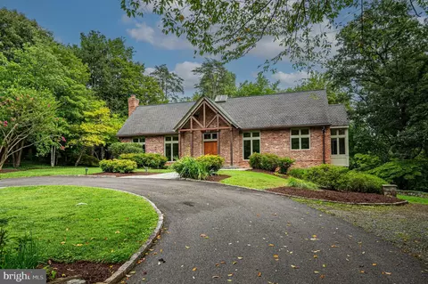 6044 Ramshorn Pl, Mclean, VA 22101