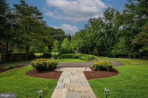 6044 Ramshorn Pl, Mclean, VA 22101 photo 6