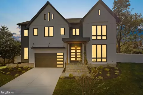 1009 Westwood Dr NE, Vienna, VA 22180