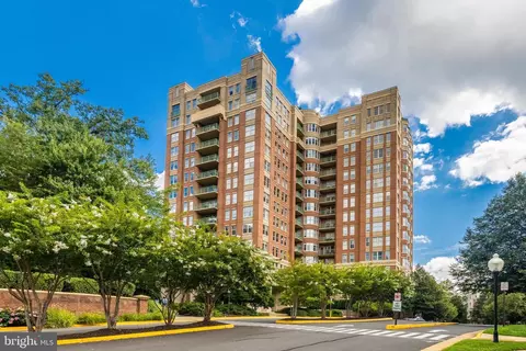 11776 Stratford House Pl #301, Reston, VA 20190