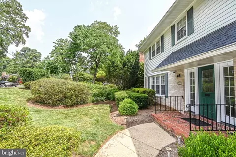 6721 Caneel Ct, Springfield, VA 22152 photo 3