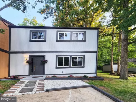2227 Sanibel Dr, Reston, VA 20191