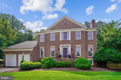 3021 Ashburton Manor Dr, Oak Hill, VA 20171