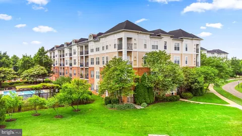 3820 Lightfoot St #419, Chantilly, VA 20151