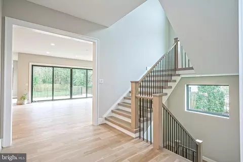 1313 Macbeth St, Mclean, VA 22102 photo 3