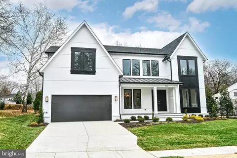 1313 Macbeth St, Mclean, VA 22102