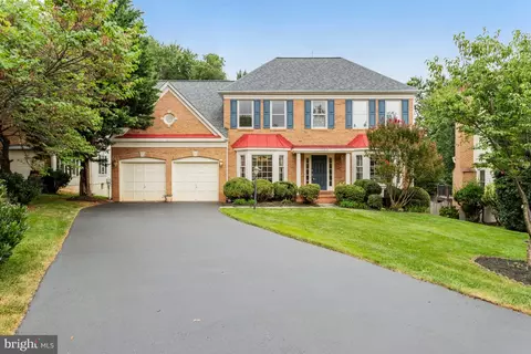 12914 Harrington Ct, Herndon, VA 20171