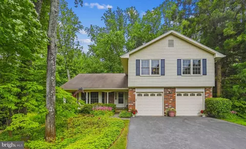 10040 Clearfield Ave, Vienna, VA 22181