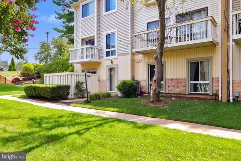 7902 Bentley Village Dr #11C, Springfield, VA 22152