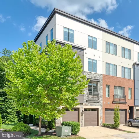 4930 Trail Vista Ln, Chantilly, VA 20151