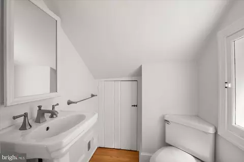 8526 Georgetown Pike, Mclean, VA 22102 photo 9