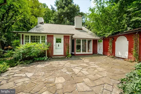 8526 Georgetown Pike, Mclean, VA 22102 photo 13