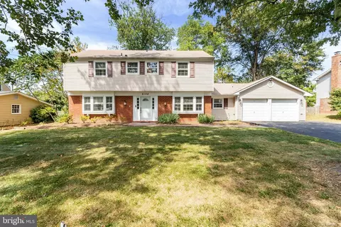 4104 Middle Ridge Dr, Fairfax, VA 22033