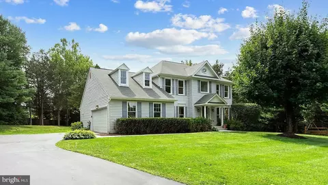 12197 Sugar Maple Dr, Herndon, VA 20170