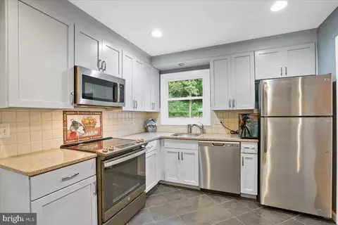 6702 Deland Ct, Springfield, VA 22152 photo 13