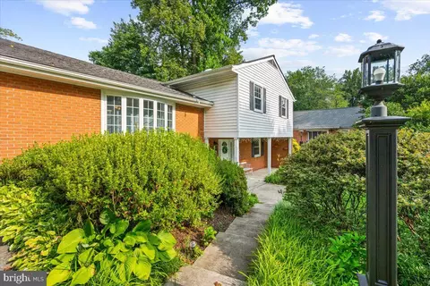 6702 Deland Ct, Springfield, VA 22152 photo 3