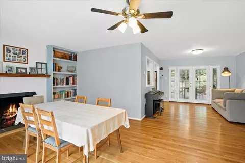 6702 Deland Ct, Springfield, VA 22152 photo 10