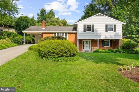 6702 Deland Ct, Springfield, VA 22152