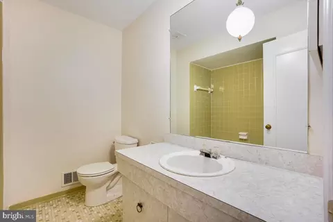 2520 Farrier Ln, Reston, VA 20191 photo 28