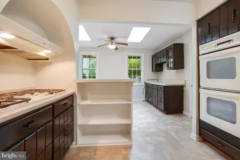 2520 Farrier Ln, Reston, VA 20191 photo 11